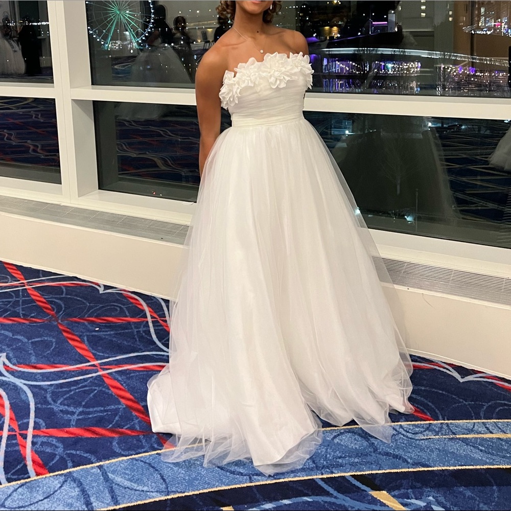 Wedding/debutant gown